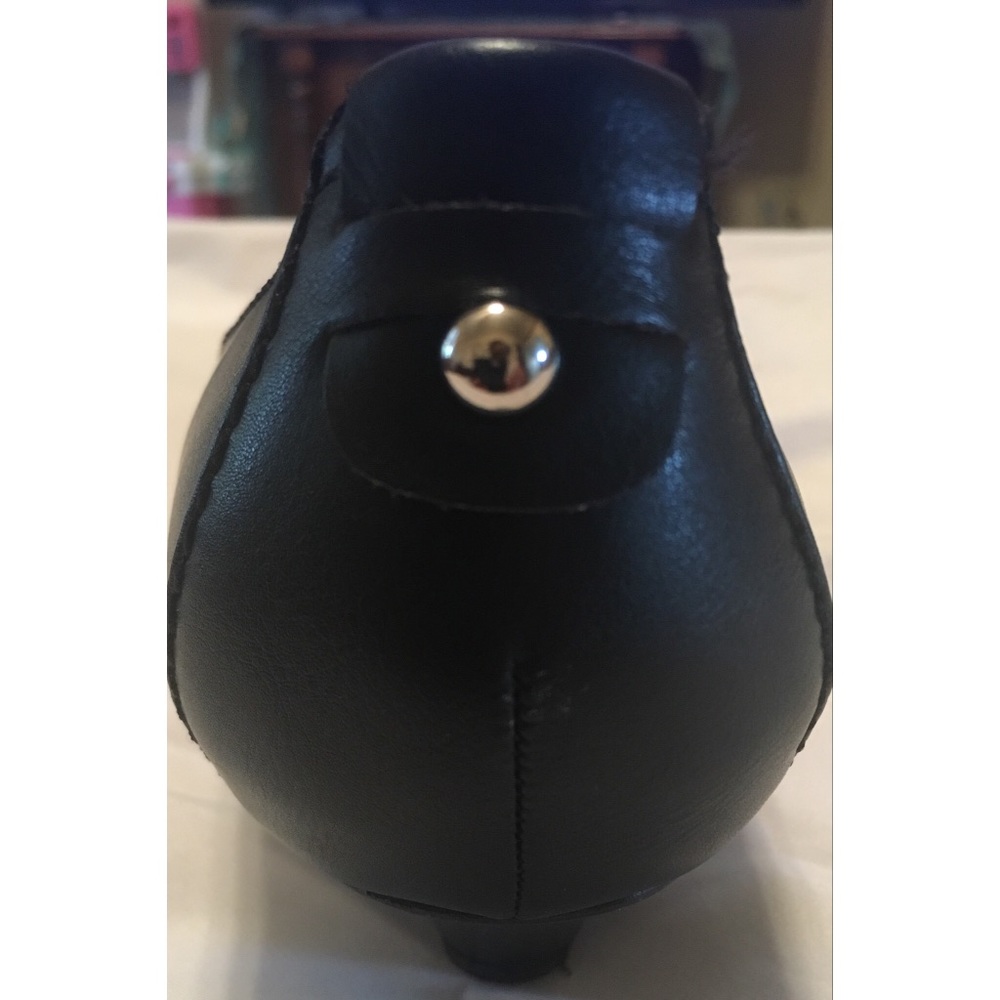 Monroe and Main Black Heel Buckle Toe Pump - Picture 4 of 6